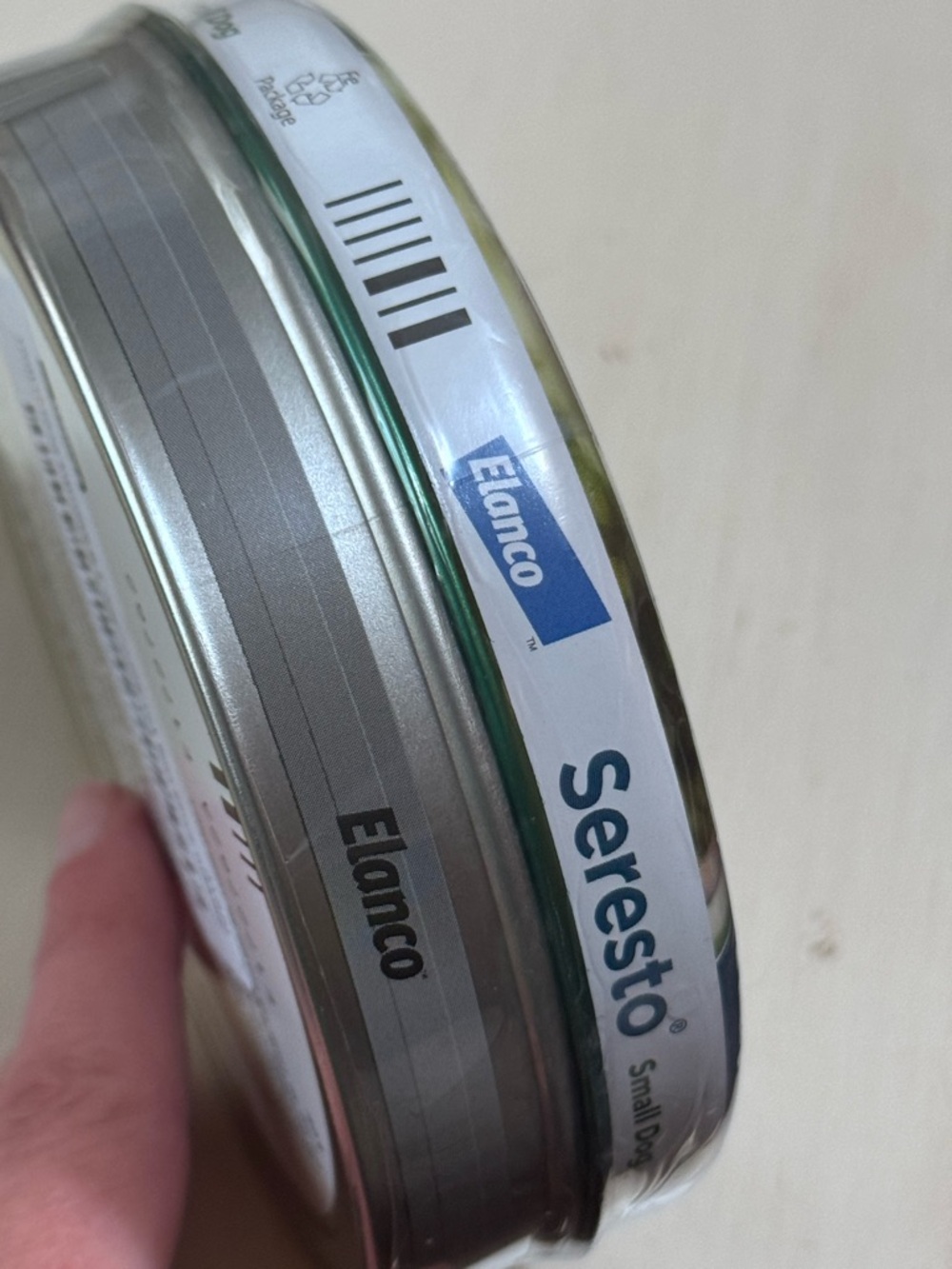 Elanco Seresto Small Dog Collar - Picture 3 of 6